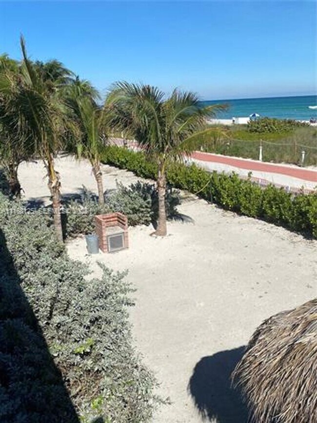 Building Photo - 5161 Collins Ave