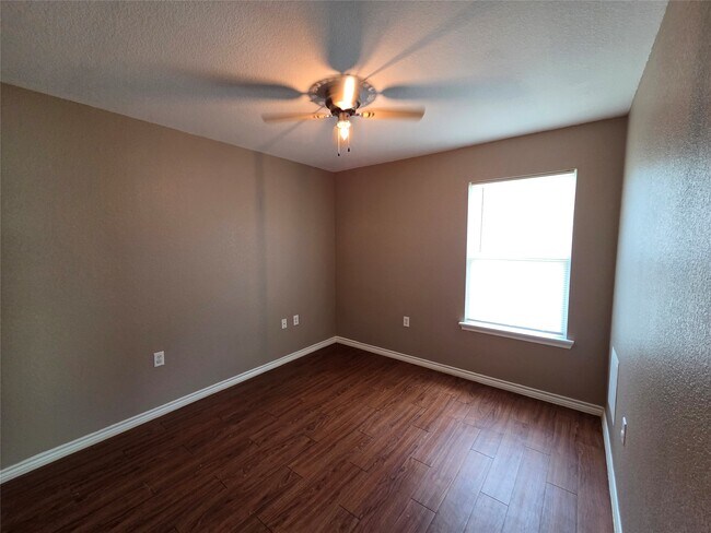Building Photo - 438 Spence Ln