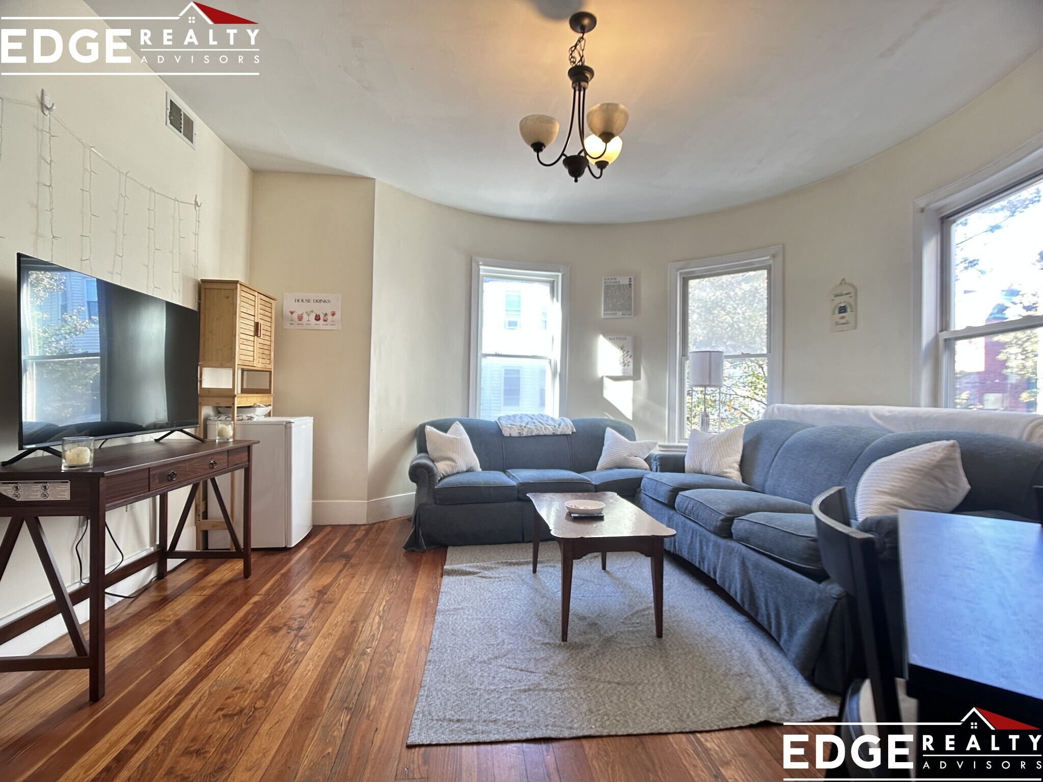 Building Photo - 8 Carmel St