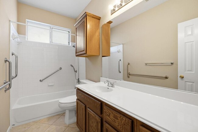 Building Photo - 904 Winding Creek Pl