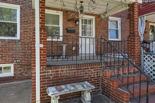 Building Photo - 730 Rappolla St