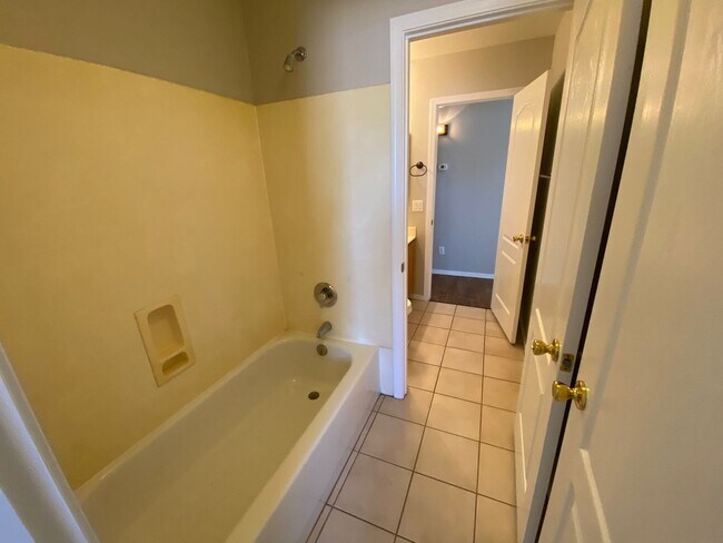 Building Photo - 30351 Maple Chase Dr