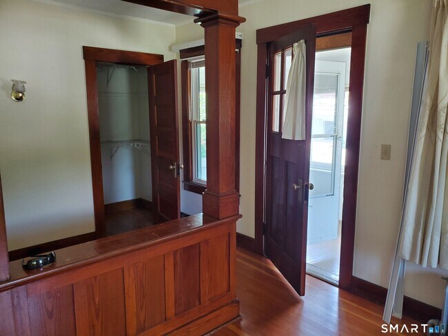 Building Photo - 79 Heminway Park Rd