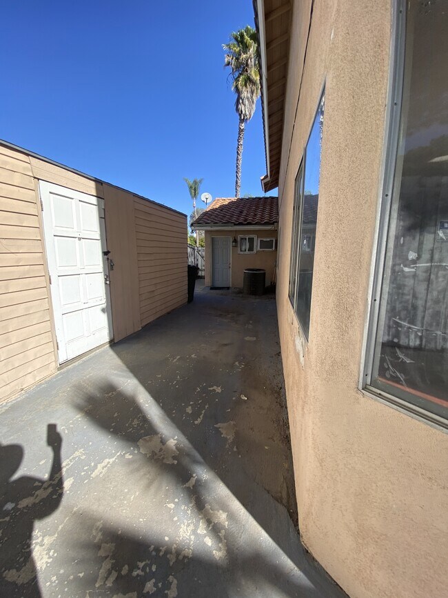 Building Photo - 16502 Mango Way