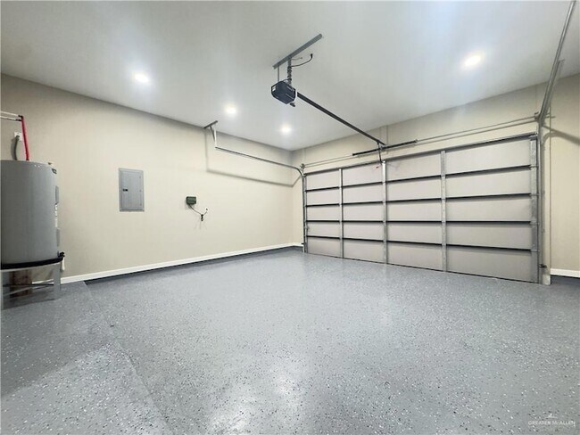 Building Photo - 907 Durango Dr
