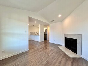 Building Photo - Stylish Top-Floor North Austin Condo Near 2222 & Minutes to Downtown
