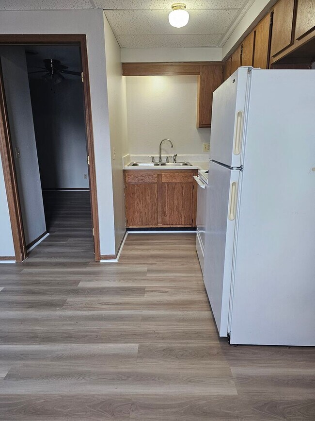 Building Photo - One Bedroom Downtown