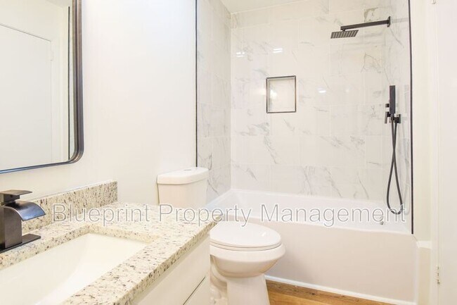 Building Photo - 6004 Cowin Dr NW