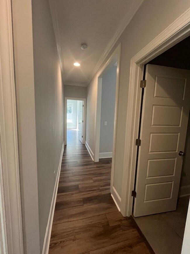 Building Photo - Experience Elegance and Privacy