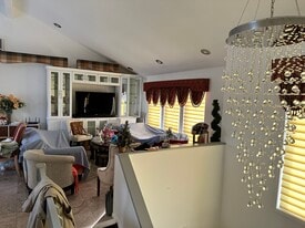 Building Photo - 14 Nagle Ln