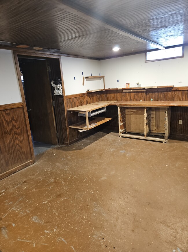 Basement - W2668 WI-33