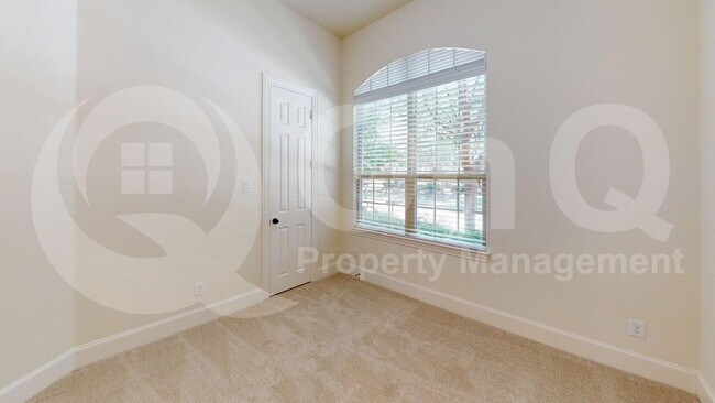 Building Photo - 846 Veneto Dr
