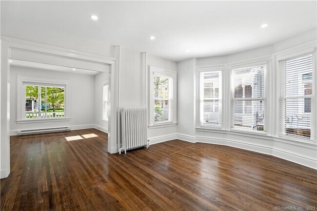 Building Photo - 318 Humphrey St