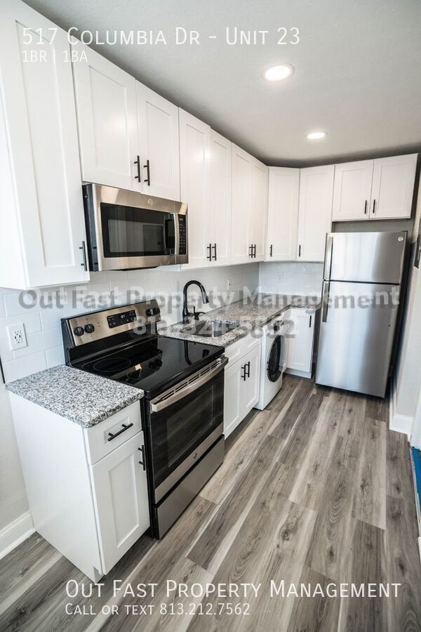 Building Photo - 517 Columbia Dr