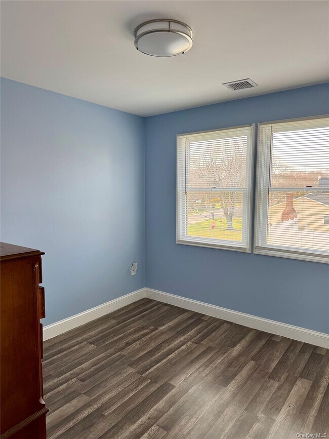 Building Photo - 2 Lafayette Dr