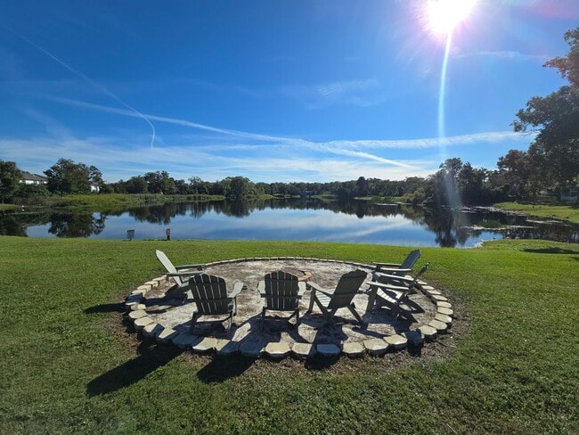 Building Photo - 2-Bedroom, 2-Bathroom Condo in Land O' Lakes