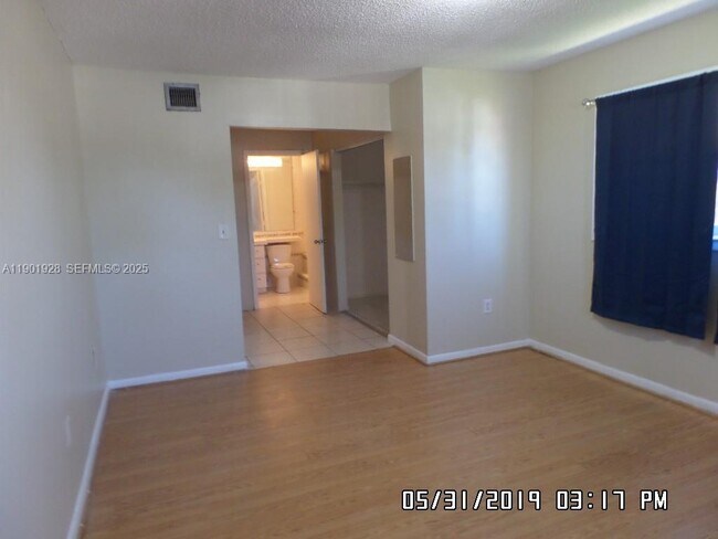 Building Photo - 3610 NW 21st St