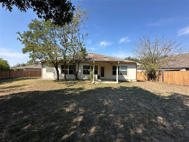 Building Photo - 1800 Tolstoy Cir