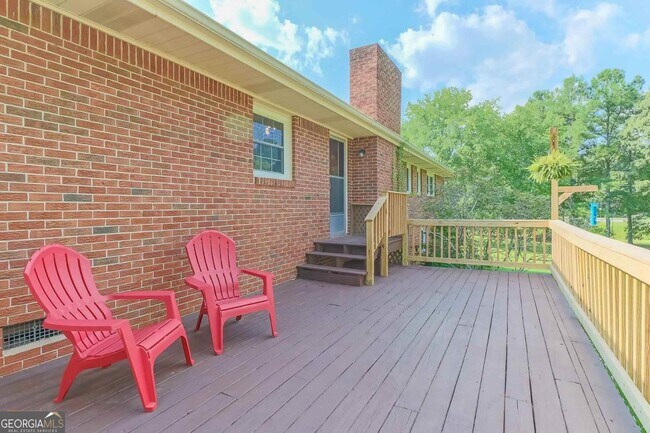Building Photo - 99 Woodvalley Dr