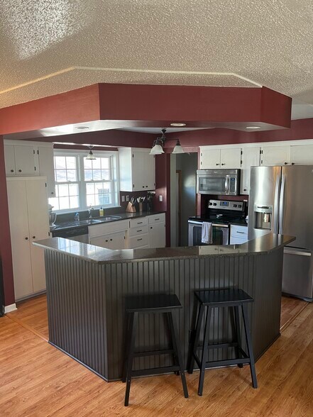 Building Photo - 1266 Cleveland Ave S