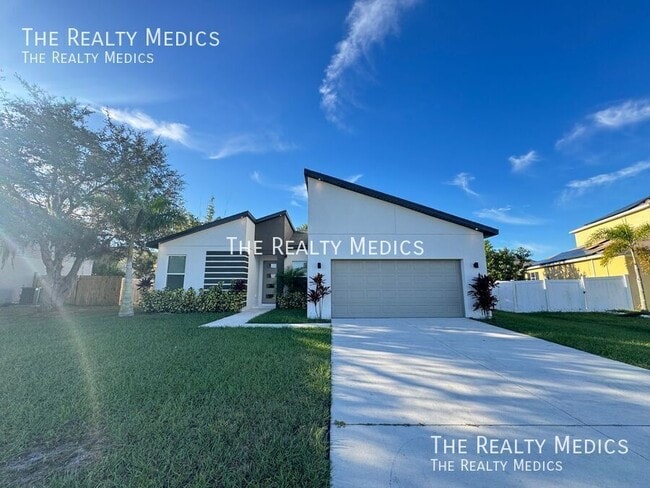 Building Photo - 304 Big Sioux Ln