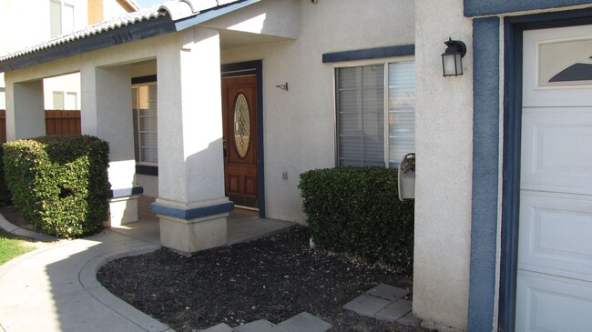 Building Photo - Southwest Bakersfield Home for Rent