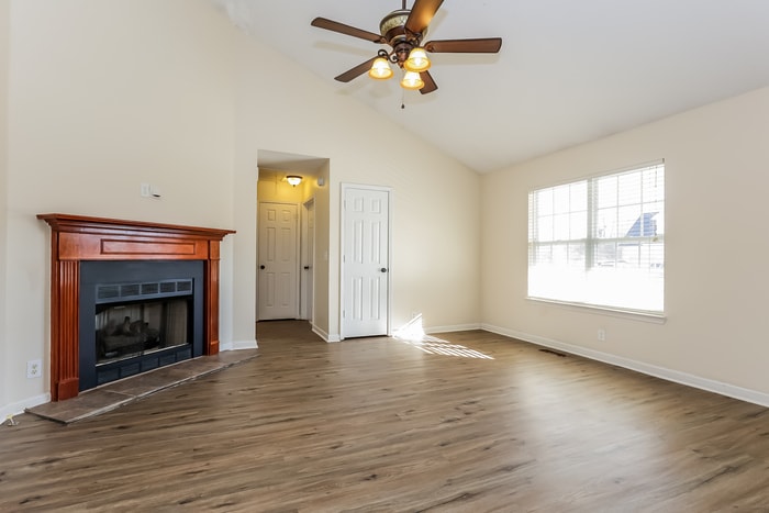 Building Photo - 737 Stone Hedge Dr