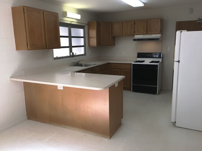 Building Photo - 1703 Puowaina Dr