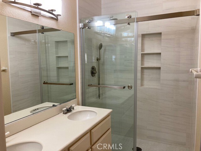 Building Photo - 20 Flintstone