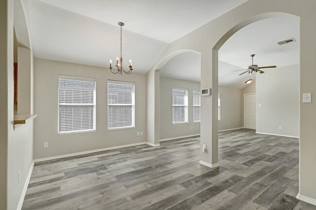 Building Photo - 4762 Wind Trace Dr
