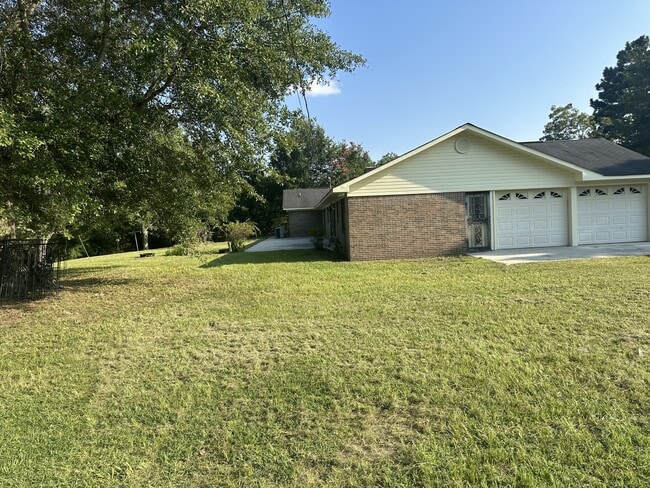 Building Photo - 6545 Co Rd 53