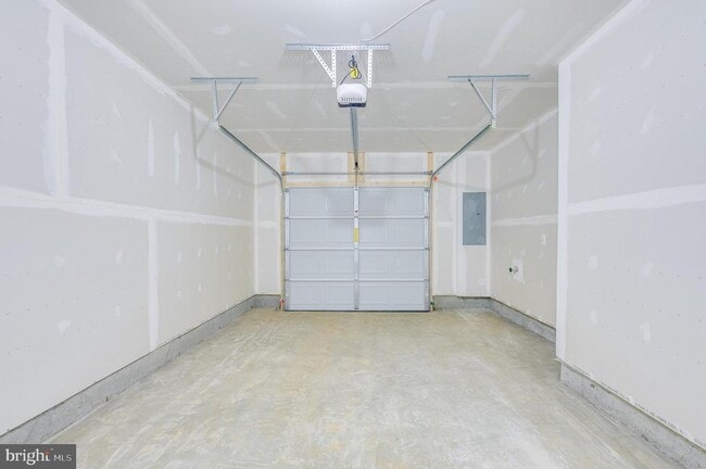Building Photo - 450 Seeback Dr