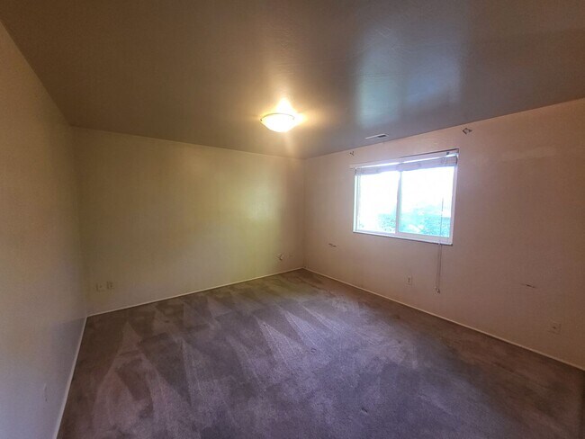 Building Photo - Angle View Duplex