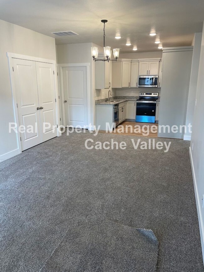 Building Photo - 1532 N 160 W