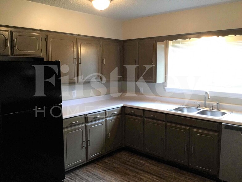 Building Photo - 2912 Yorktown Rd