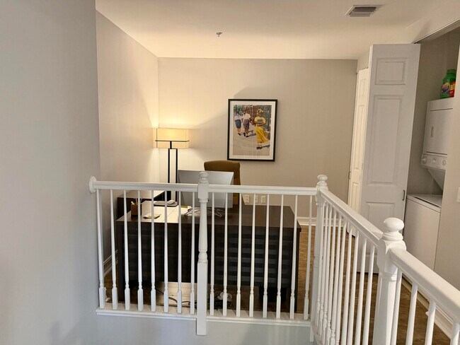 Building Photo - 2609 NE 14th Ave