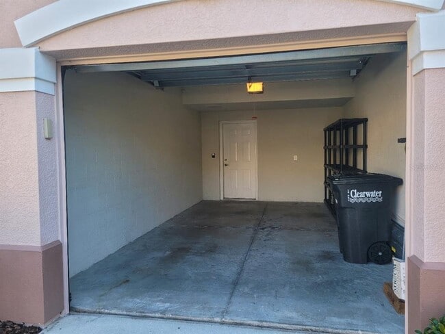 Building Photo - 820 Lantern Way