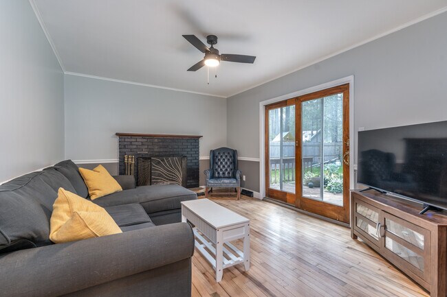 Building Photo - 3 Heather Ln