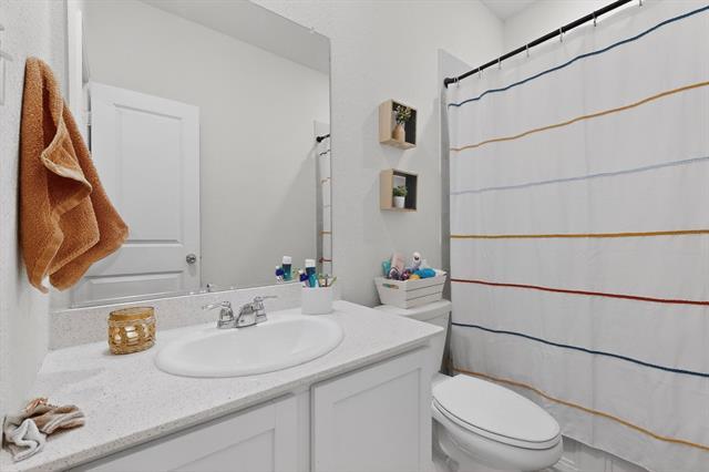 Building Photo - 423 Pepperbark Ave