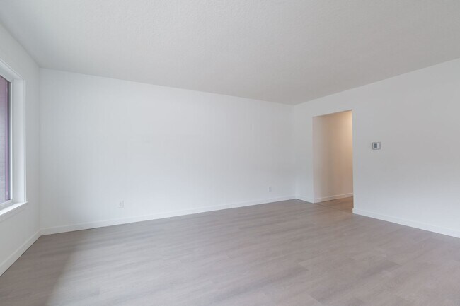 Building Photo - Crowne Pointe Apartment Homes