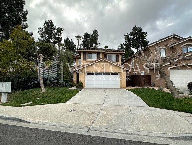 Building Photo - AVAILABLE NOW!!! 3 Bedroom 3 bath Private OASIS backyard in Vista, CA.