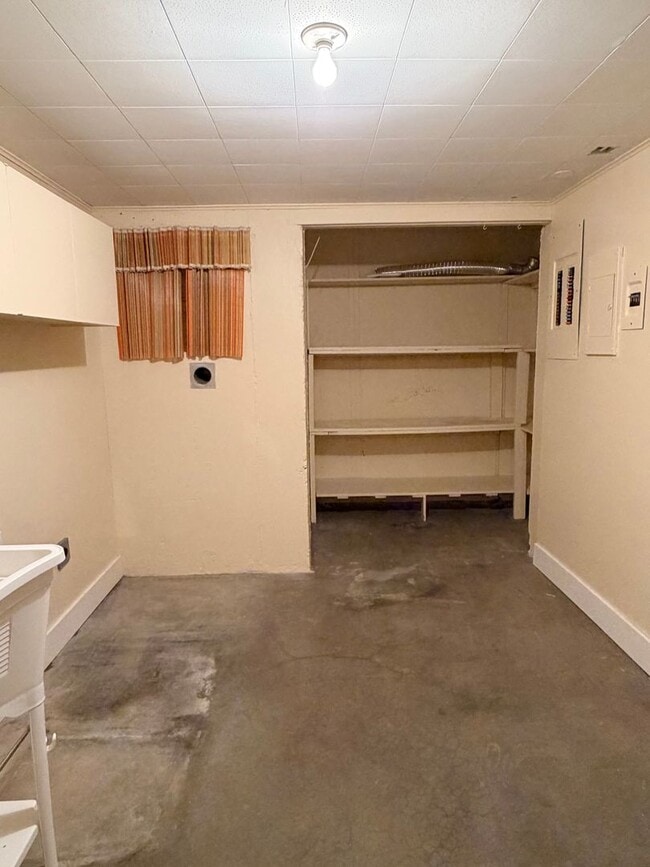 Building Photo - Country like setting! Spacious 3+ bed/ 1.5 bath house with garage, large yard, private deck and a...