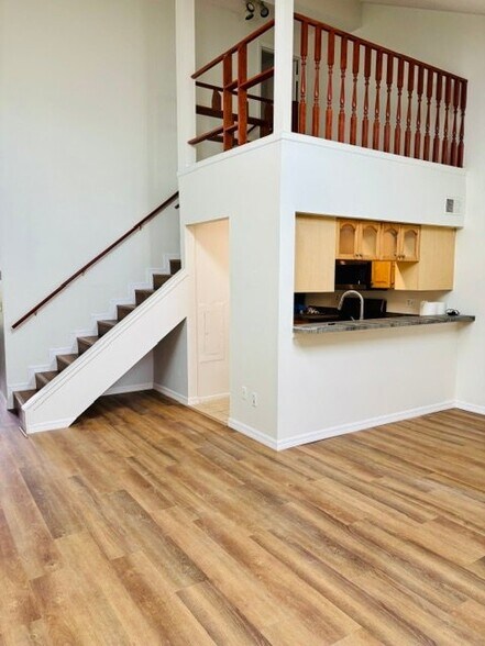 Building Photo - 3616 Pine Cone Cir