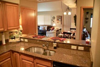 Building Photo - Long Term or Seasonal: Warm inviting condo for your family in the Colorado Rocky Mountains with a...