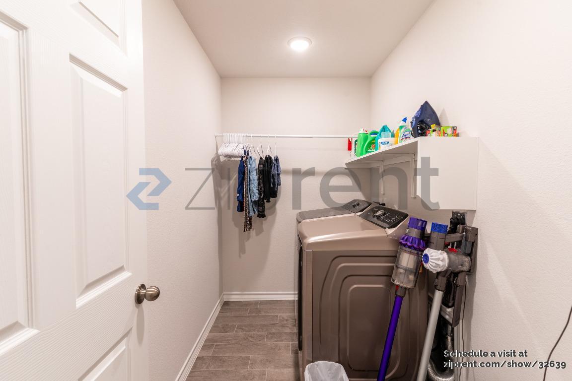 Building Photo - 15705 Singh Dr