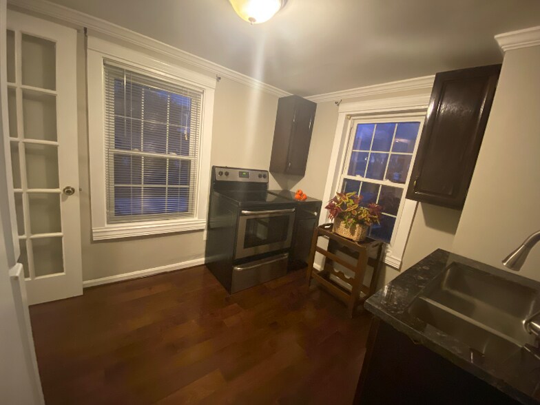 Building Photo - 10623 West Dr