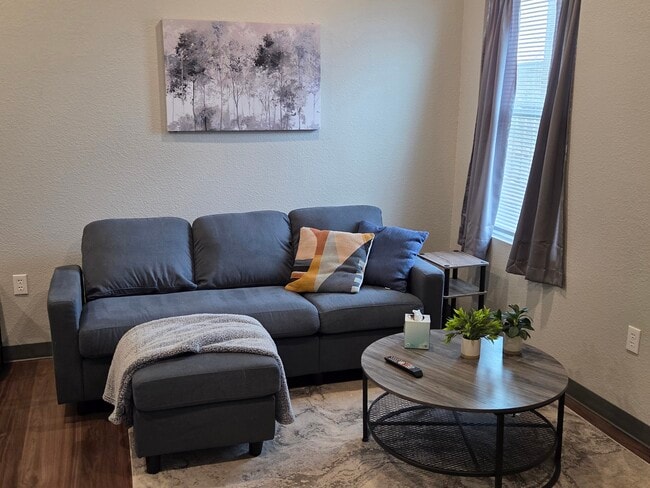 Building Photo - Graystone Trail