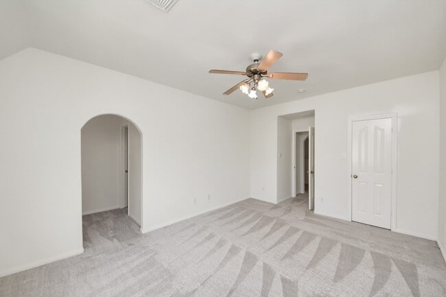Building Photo - 3811 Parkside Dr