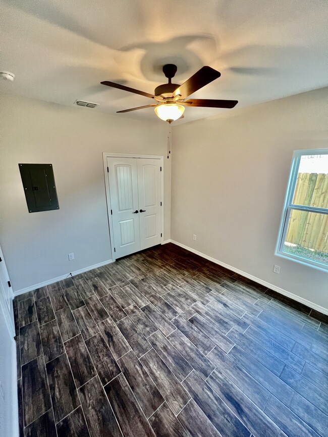 Bedroom 2 - 908 W La Pointe Ave