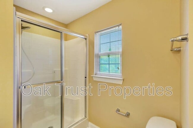 Building Photo - 126 Tuscany Ct